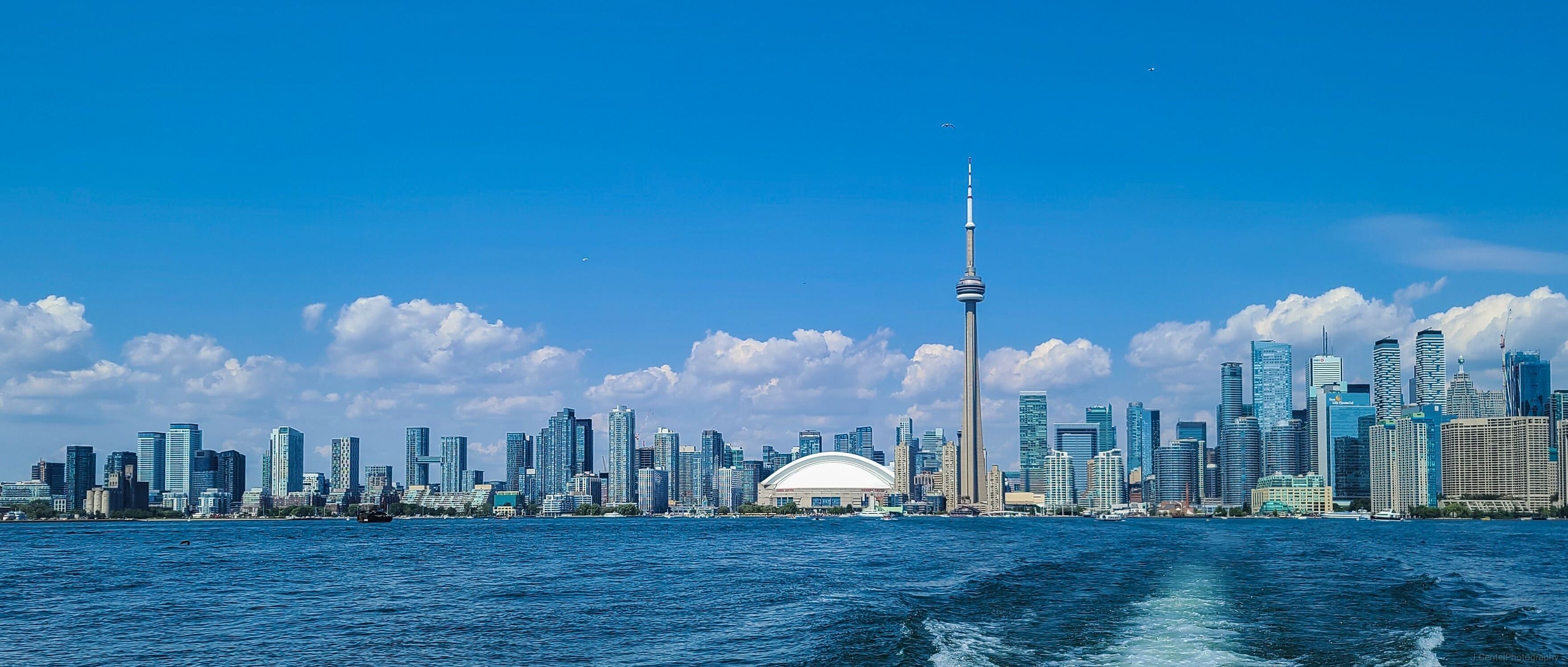 Toronto skyline with CN Tower